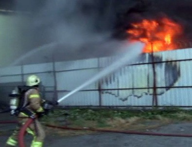 İstanbul'da fabrika yangını
