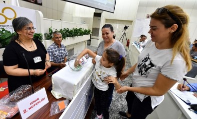 İzmir'deki Örnekköy Kentsel Dönüşüm İçin Kura Çekimi