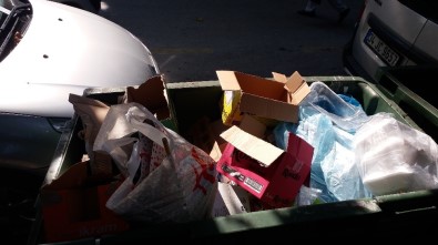 İzmit Belediyesi'nden Çağrı Açıklaması 'Geri Dönüşümü Mümkün Atıkları Çöpe Atmayın'