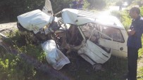RAMAZAN CEYLAN - Kastamonu'da İki Otomobil Kafa Kafaya Çarpıştı Açıklaması 1 Ölü, 4 Yaralı