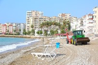 DAVULTEPE - Mezitli Sahilinde Taş Temizliği Yapıldı