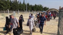 AFRİN - Sınırda Suriyelilerin Son Gün Yoğunluğu