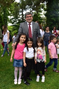 Başkan Can'dan Çocuklara Bayram Hediyesi