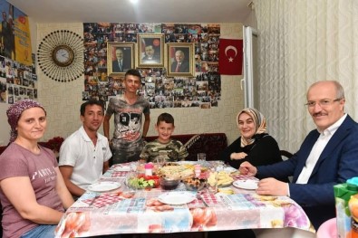Başkan Kafaoğlu'ndan Otizmli Arda'ya Sahur Ziyareti
