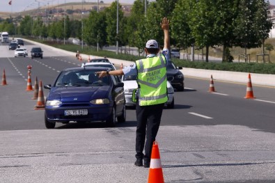Bayram Tatili Başladı, Trafik Kontrolleri Arttı