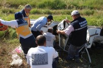 Burdur'da Otomobil Şarampole Uçtu Açıklaması 1 Ölü, 2 Yaralı Haberi