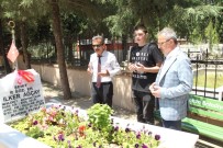 MUSTAFA GÜLER - Köşker Ve Güler'den Şehitlik Ziyareti