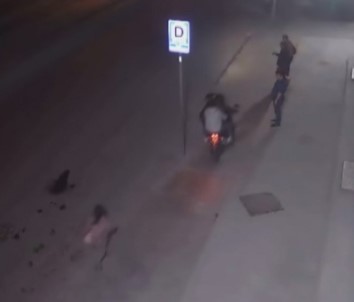 (Özel) İstanbul'da Motosikletli Kapkaç Çetesi