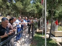 BAŞPıNAR - Protokol İlçe Şehitliğine Giderek Dualar Etti.