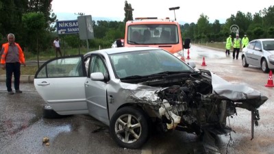 Tokat'ta Cip İle Otomobil Çarpıştı Açıklaması 9 Yaralı