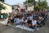 BAYRAM NAMAZI - Abhazya'da Camiler Doldu Taştı