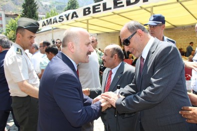 Amasya'da Yöneticilerle Vatandaşlar Bayramlaştı