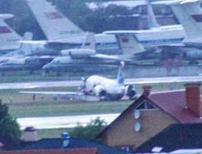 Antalya'dan giden uçak pistten çıktı