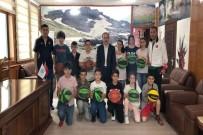 YAKUP AKTAŞ - Başkan Epcim 100 Çocuğu Sevindirdi