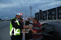 BAYRAM ŞEKERİ - Bayram Şekeri Polisten