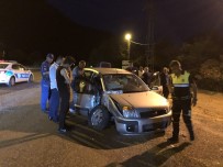 POLIS DEVLET - Kazadan Sonra Olay Yerinden Kaçtı