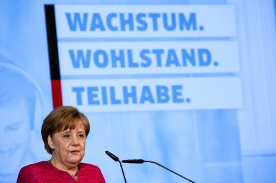 Merkel Rekabet Kurumlarını ABD'ye Karşı Harekete Çağırdı