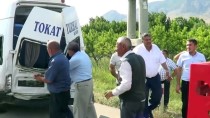 Tokat'ta Yolcu Minibüsü İle Hafif Ticari Araç Çarpıştı Açıklaması 9 Yaralı