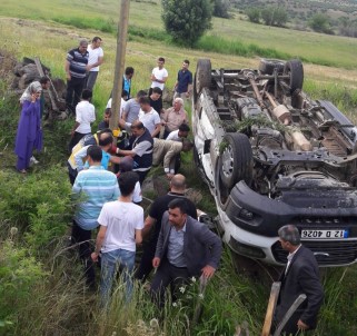 Bingöl'de Yolcu Minibüsü Devrildi Açıklaması 14 Yaralı