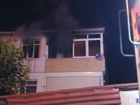 SALİH FIRAT - Buzdolabının Patlaması Sonucu Çıkan Yangın Evi Harabeye Çevirdi
