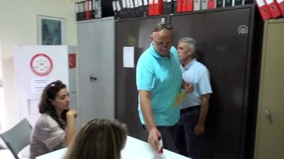 Yunanistan'da Seçmenler Sandık Başında