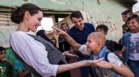 ANGELİNA JOLİE - Angelina Jolie Irak'ta Evsiz Aileleri Ziyaret Etti
