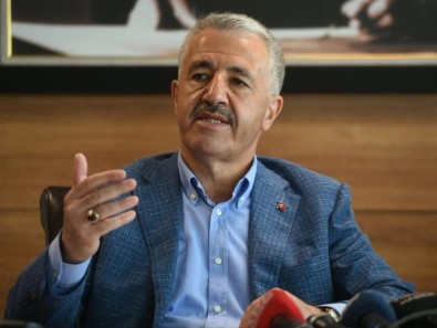 Bakan Arslan'dan Müjde Açıklaması 'Sektör Ve Esnaf Lehine Olan Uygulamaları Hemen Hayata Geçireceğiz'