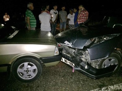 Bartın'da Zincirleme Trafik Kazası Açıklaması 2 Yaralı