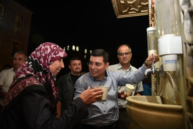 Başkan Tütüncü, Ramazan'da Bin Evi Ziyaret Ederek, Vatandaşlarla Bir Araya Geldi