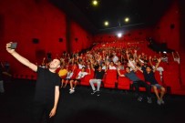 İZLEME REKORU - Fenomen Halil Söyletmez, Hayranlarıyla Buluştu