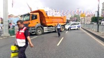 UNKAPANI KÖPRÜSÜ - İstanbul'da Bazı Yollar Trafiğe Kapatıldı