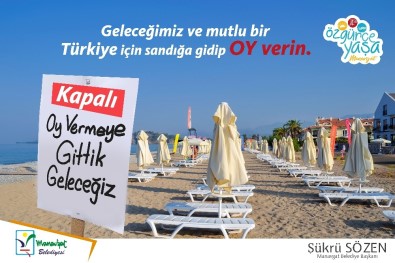 Antalya'da Tatilcilere Bilboardlı Oy Uyarısı