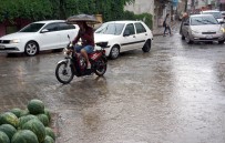 Edremit'e Yağmur Yolları Göle Çevirdi