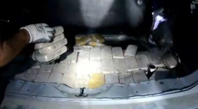 İran Plakalı Lüks Cipten Eroin Fışkırdı