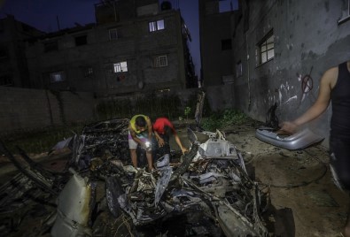 İsrail Savaş Uçakları Gazze'yi Bombaladı
