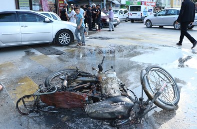 Kaçamayınca Motosikletini Ateşe Verdi