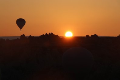 Kapadokya'da Balonlar 3 Gün Aradan Sonra Yeniden Havalandı