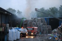 Samsun'da Geri Dönüşüm Deposunda Korkutan Yangın