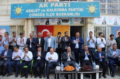 AK Parti Genel Başkan Yardımcısı Eker Açıklaması 'Demokrasi Kendi Gibi Düşünmeyen İlçe Başkanını Öldürmek Değildir'