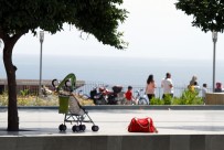 TERK EDİLMİŞ BEBEK - Antalya Orduevi Karşısında Şüpheli Bebek Arabası Alarmı