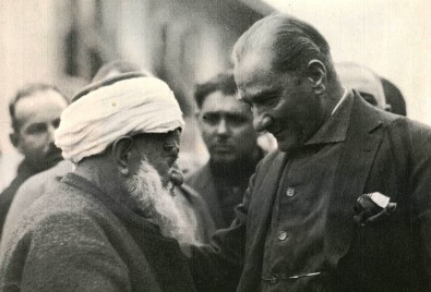 Atatürk'e Destek İçin Altınlarını Veren Din Adamı