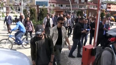 Bakan Arslan, Sarıkamış'ta Esnafı Ziyaret Etti