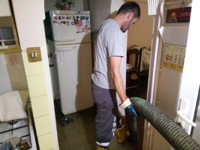 Bakırköy'de Çok Sayıda Evin Bodrum Katını Su Bastı