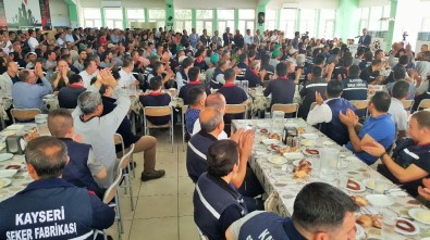 Başkan Akay, Çalışanlarla 'Ordunun Duası' İle Bayramlaştı