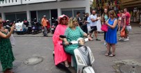 BÜLENT ERSOY - Diva Bodrum sokaklarını motorla turladı