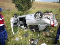 Kütahya'da Araç Şarampole Yuvarlandı Açıklaması 3 Yaralı