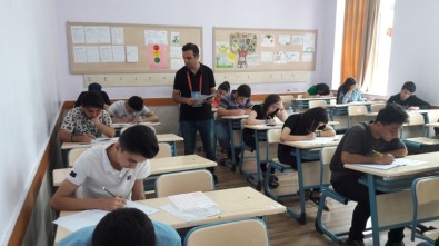 Yabancı Öğrenci Sınavı Azerbaycan'da Yapıldı