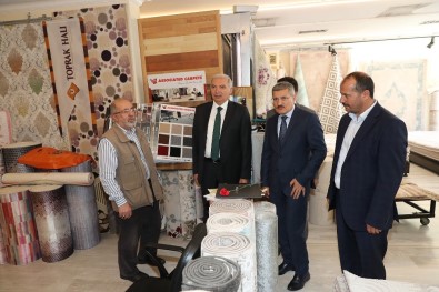 Başkan Uysal Pendik'te Esnaf Ve Vatandaşlarla Buluştu