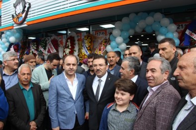 Düzgün Marketler Grubu 15. Şubesinin Açılışı Yapıldı