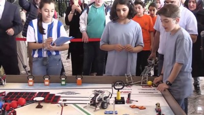 Erzurum'da Robotlar Kodlanarak Yarıştı
